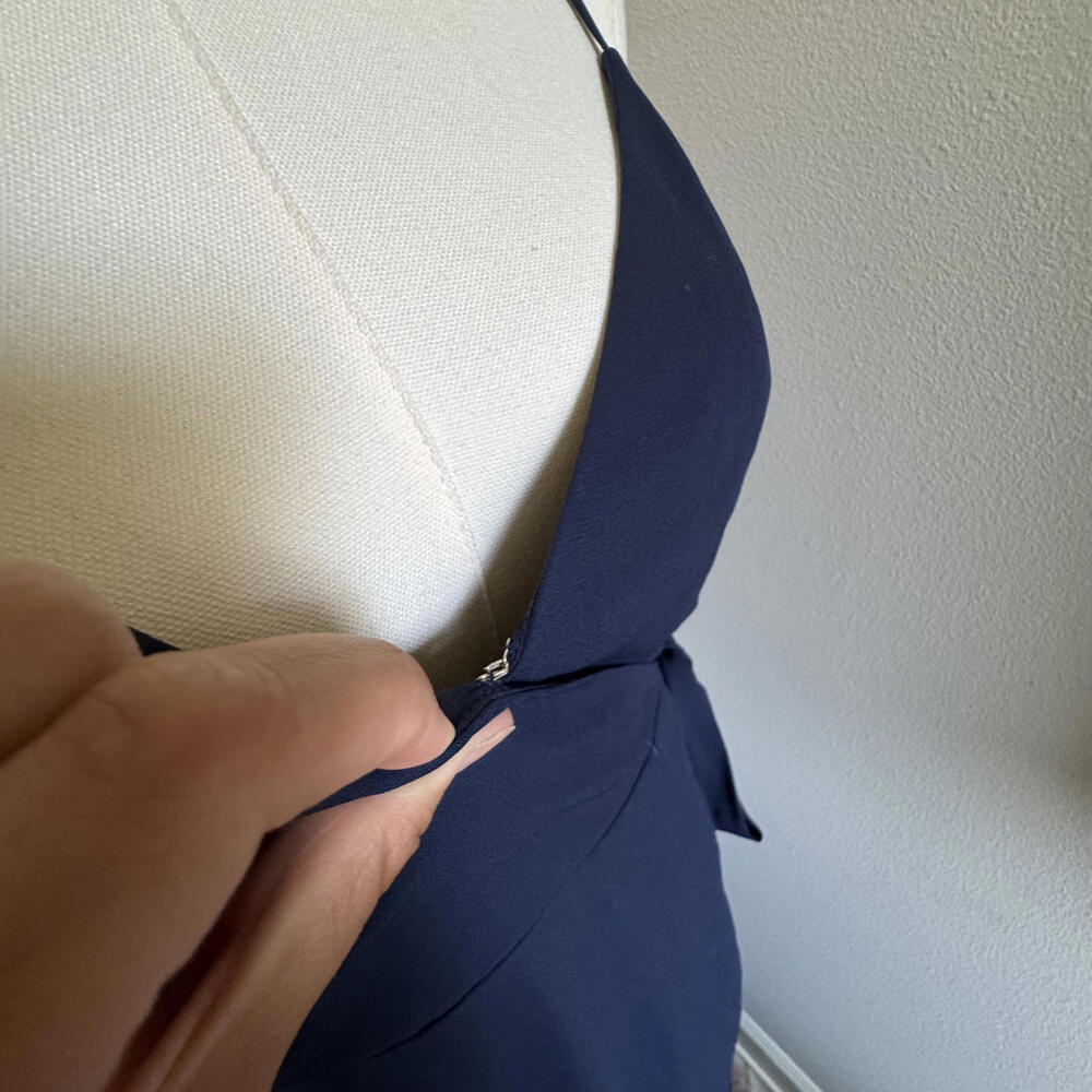 🦃 Show Me Your Mumu Mariah Wrap Dress in Rich Navy - Picture 5 of 7